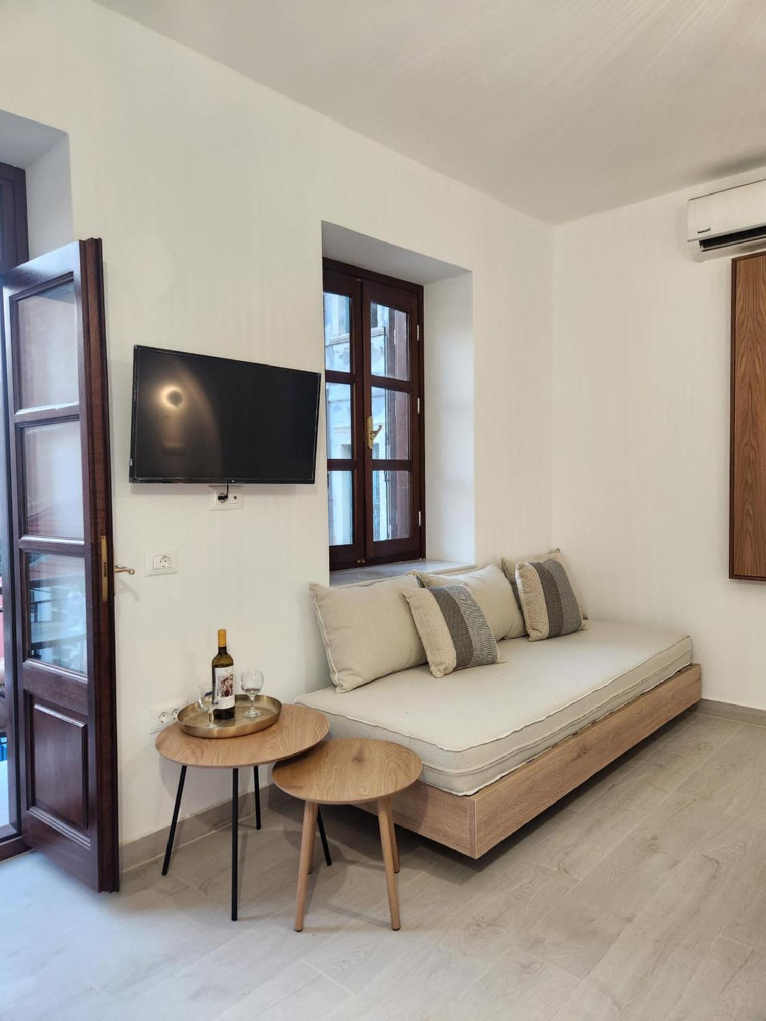Traditional Apartments Alexandra Меис Экстерьер фото